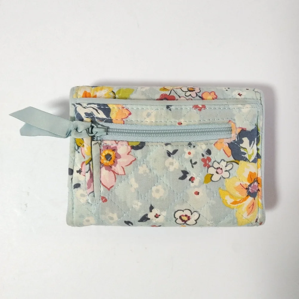 Vera Bradley wallet Light Blue Floral - Picture 2 of 9